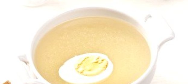 Наваристый куриный бульон с сельдереем