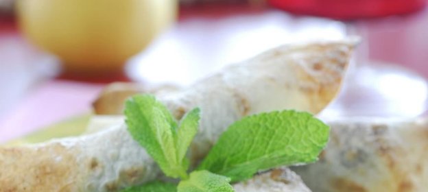 Конвертики из лаваша с грушами и шоколадом