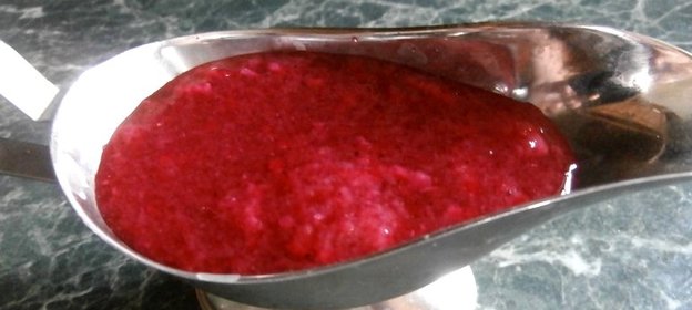 Соус ткемали из красной смородины