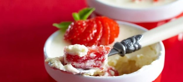 Клубника в сливочном желе