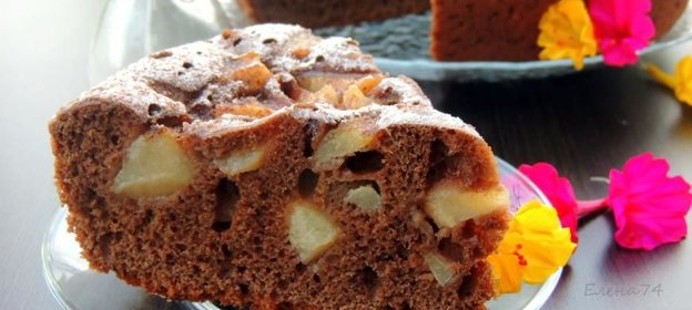 Шоколадная шарлотка с грушей