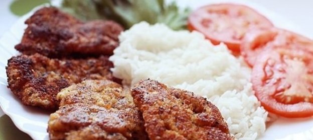 Канапе из черного хлеба с килькой