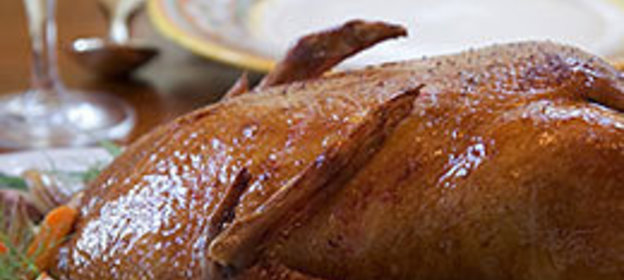 Жареная утка с тимьяном, чесноком и фенхелем