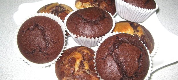 Цветущие пестрые маффины