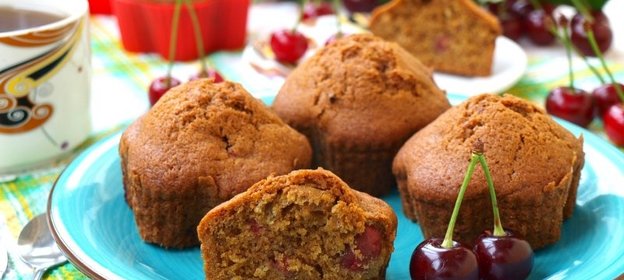 Кофейные кексы с вишнями