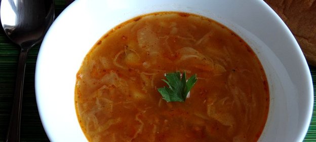 Кислые щи с рыбными консервами