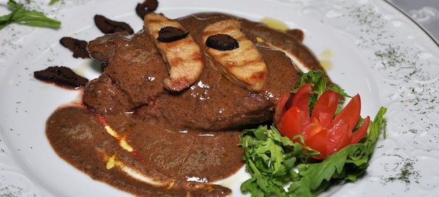 Говяжья вырезка с фуа-гра и трюфелем