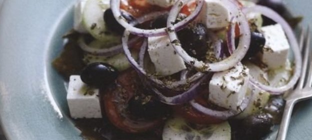 Салат греческий с сыром фета