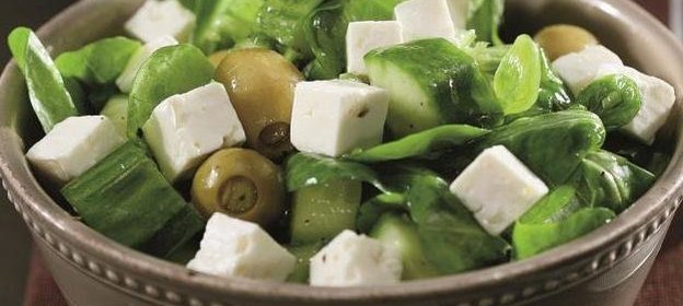 Зеленый греческий салат