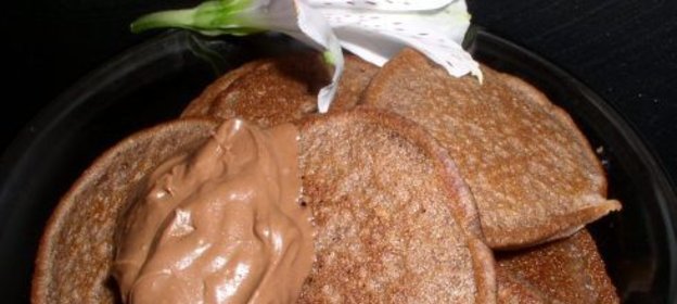 Оладьи шоколадные с гречневой мукой