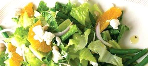 Салат с зеленой фасолью и сыром фета