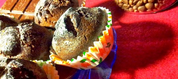 Шоколадные маффины с грецкими орехами