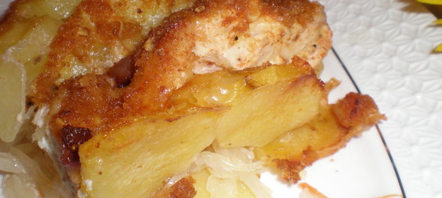 Запеканка из квашеной капусты с курицей и картофелем