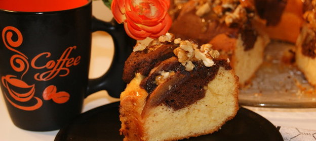 Кекс с грушей и карамелью