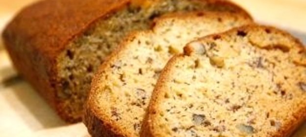 Банановый кекс с орехами