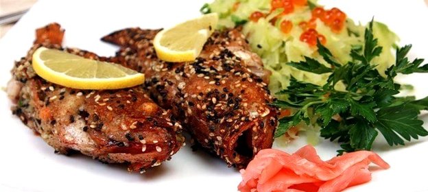 Морской окунь в кунжутной панировке