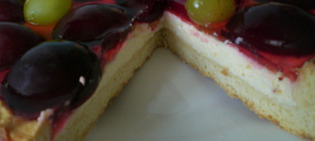 Пирог с творогом и фруктами в желе