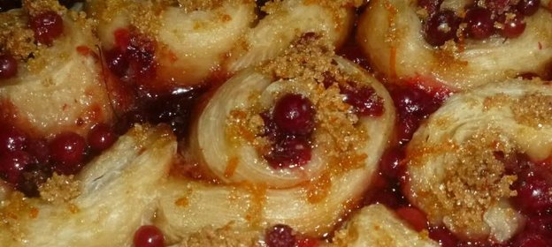 Булочки с клюквой