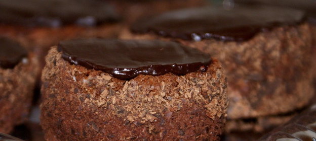 Шоколадные пирожные по мотивам А-ля Sacher