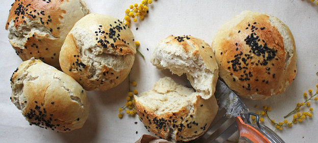 Булочки с миндальным молоком