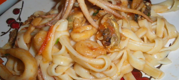 макароны с морскими гадами