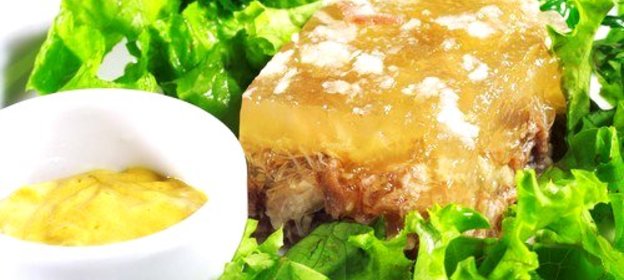 Крепкий костный телячий бульон