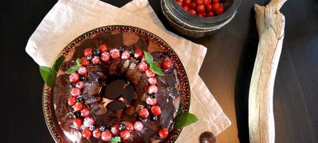 Пирог с вишней в двойном шоколаде