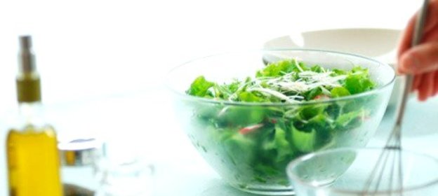 Салатная заправка из уксуса и растительного масла