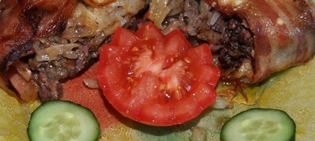 Картофельная запеканка с фаршем в беконе