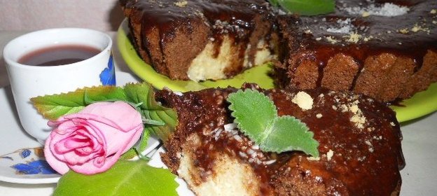 Шоколадный пирог с творожными шариками