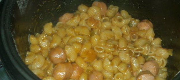 Макароны с сосисками в мультиварке