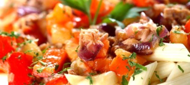 Паста с тунцом и сельдереем