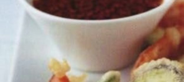 Жареные овощи в кляре с острым соусом (темпура)