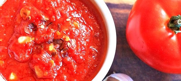 Соус ткемали с помидорами