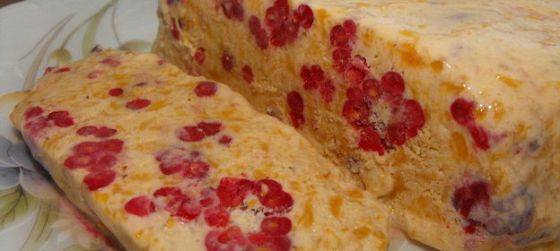 Персиково-малиновое семифредо