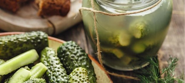 Соленые огурцы