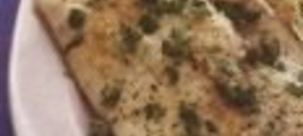 Морской окунь с лимонным соусом