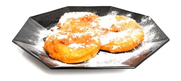 Яблочные оладьи с корицей