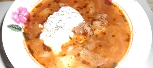 Русские щи с маринованным перцем и сметаной