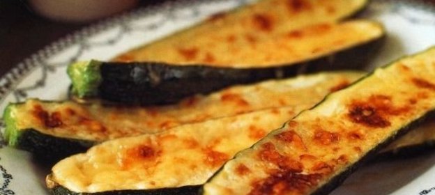 Персиковый напиток с молоком и кофе