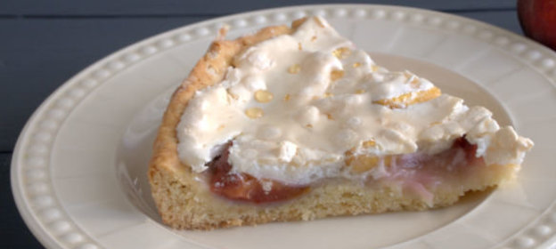 Пирог с персиками и безе