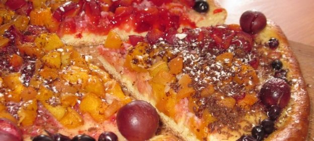 Сладкая пицца