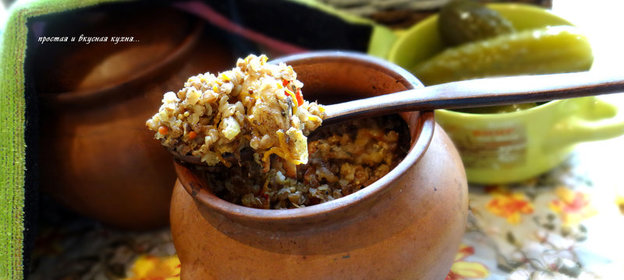 Макрель с томленой гречкой в ароматном бульоне в горшке