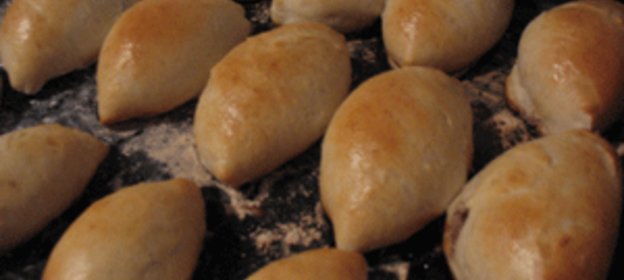 булочки с корицей и изюмом