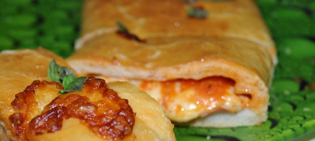 Закрытая пицца-вулкан «Stromboli»