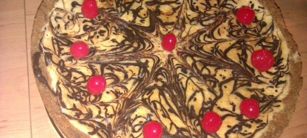 Шоколадно-ванильный Чизкейк (вариант) с вишнями