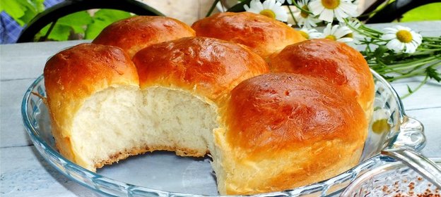 Булочки с ароматным земляничным вареньем (из мультискороварки)