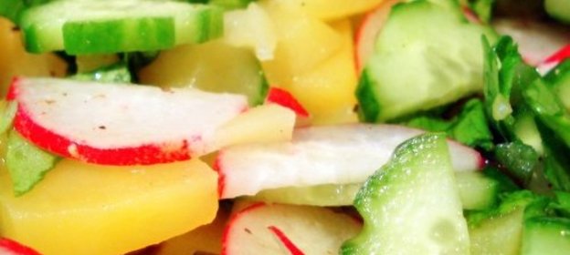 Обычный овощной салатик на бульонной заправке