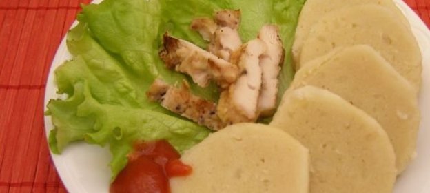 Кекс с орехами и изюмом