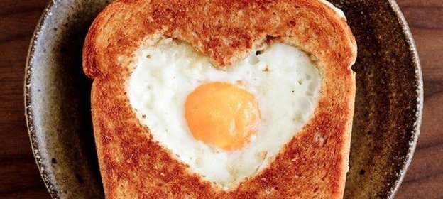 Яйцо в хлебе